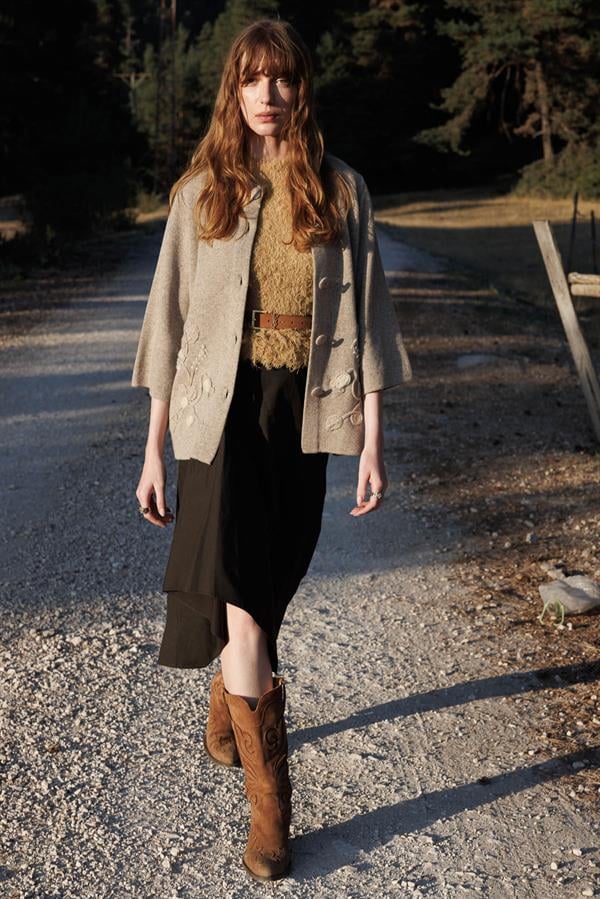 Kadın Dik Yaka Çiçek Desenli Kısa Yün Ceket K.Bej