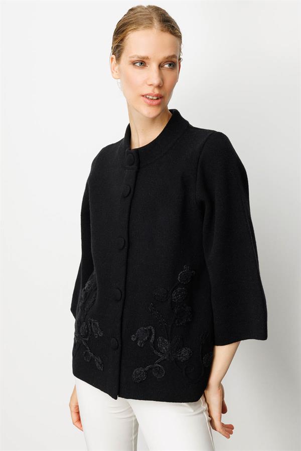 Kadın Dik Yaka Çiçek Desenli Kısa Yün Ceket Siyah