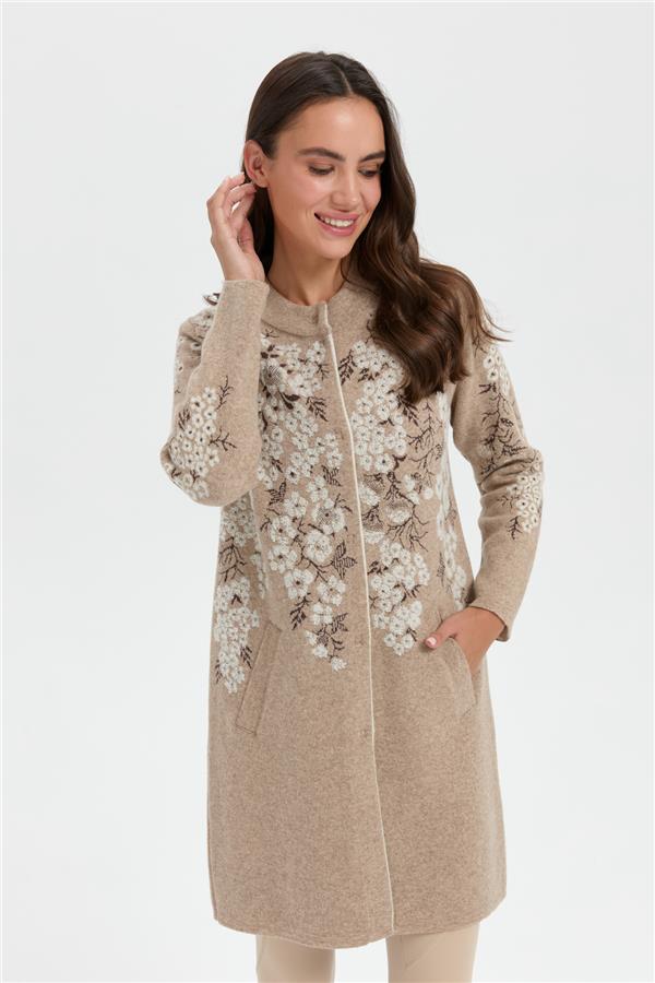 Kadın Dik Yaka Çiçekli Uzun Yün Kaban K.Bej