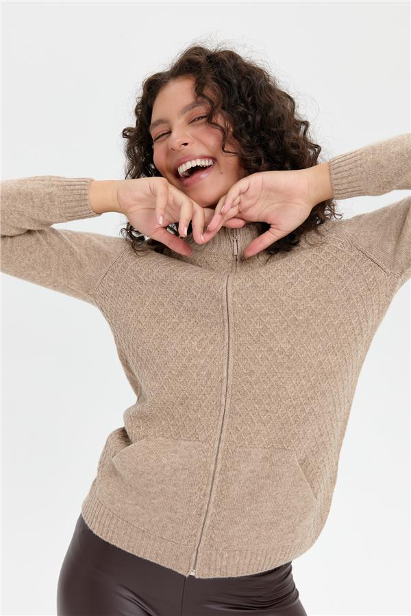 Kadın Dik Yaka Dikişsiz Önü Fermuarlı Yün Hırka K.Bej
