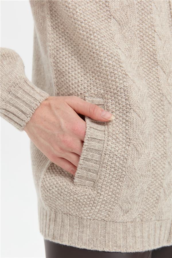 Kadın Dik Yaka Dikişsiz Önü Saç Örgülü Yün Hırka V.Bej