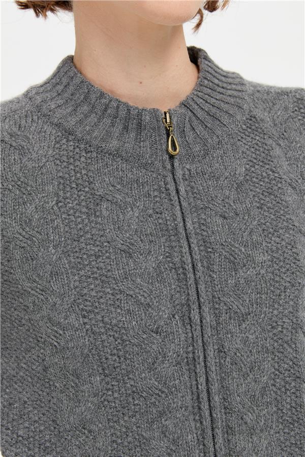 Kadın Dik Yaka Dikişsiz Önü Saç Örgülü Yün Hırka Füme