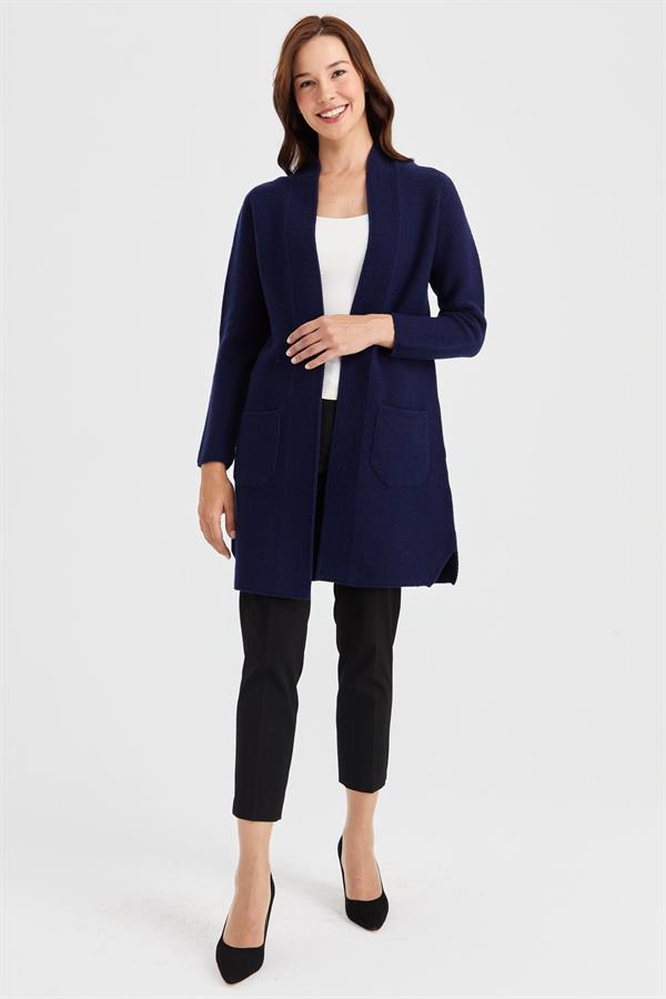 Женское длинное шерстяное пальто с высоким воротником и тесьмой