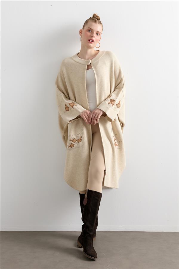 Kadın Dik Yaka Kolu ve Cebi İşlemeli Panço T.Melanj