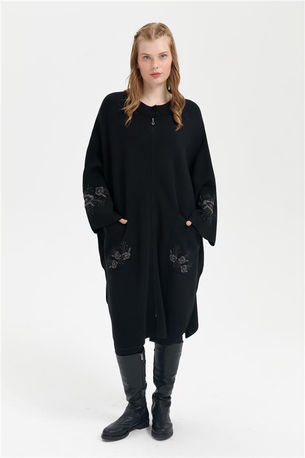 Kadın Dik Yaka Kolu ve Cebi İşlemeli Panço Siyah
