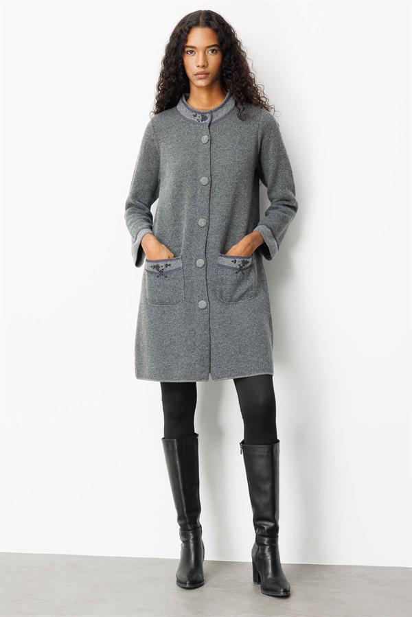 Kadın Dik Yaka Kolu ve Cebi Nakış İşlemeli Uzun Yün Kaban Füme