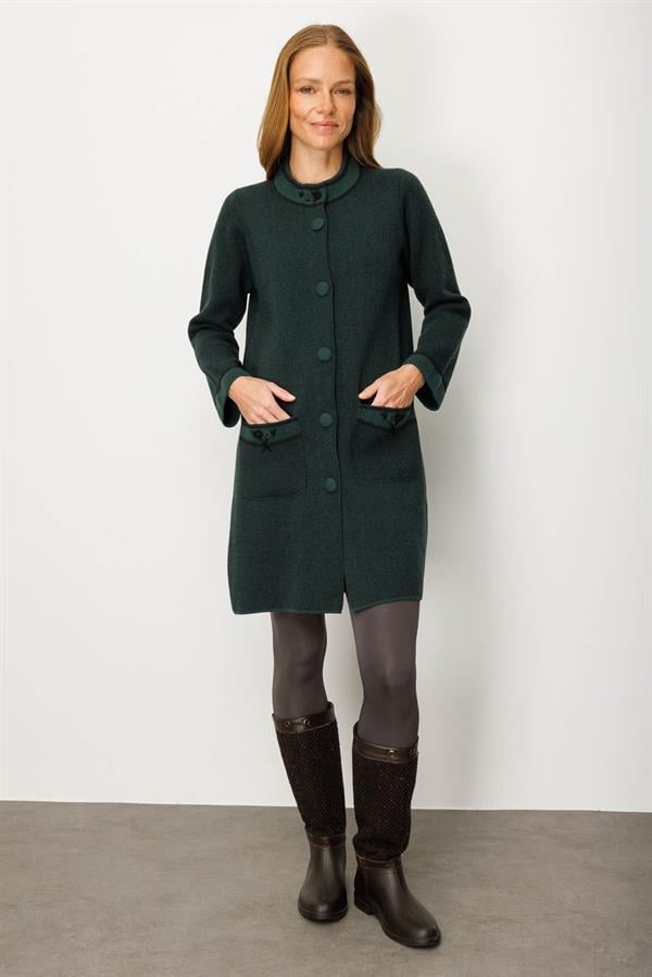 Kadın Dik Yaka Kolu ve Cebi Nakış İşlemeli Uzun Yün Kaban Yeşil