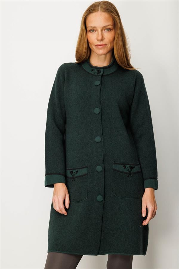 Kadın Dik Yaka Kolu ve Cebi Nakış İşlemeli Uzun Yün Kaban Yeşil
