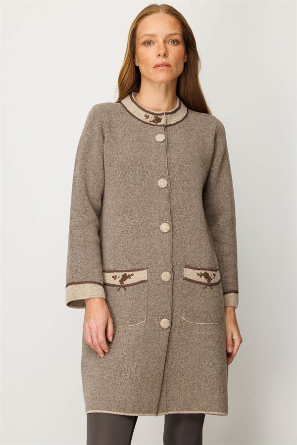 Kadın Dik Yaka Kolu ve Cebi Nakış İşlemeli Uzun Yün Kaban K.Bej