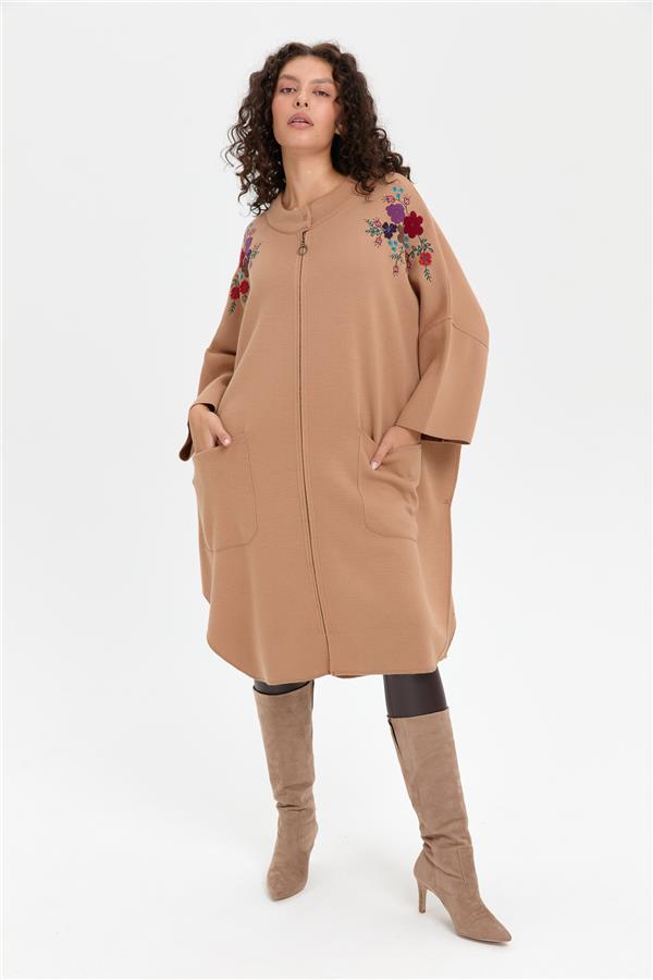 Kadın Dik Yaka Omuzları İşlemeli Fermuarlı Panço Biscuit