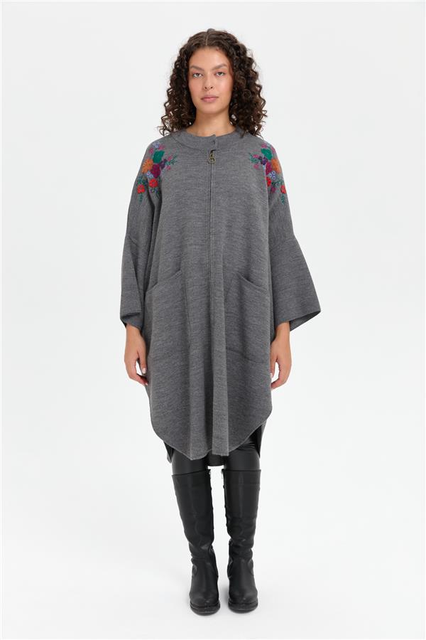 Kadın Dik Yaka Omuzları İşlemeli Fermuarlı Panço G.Melanj