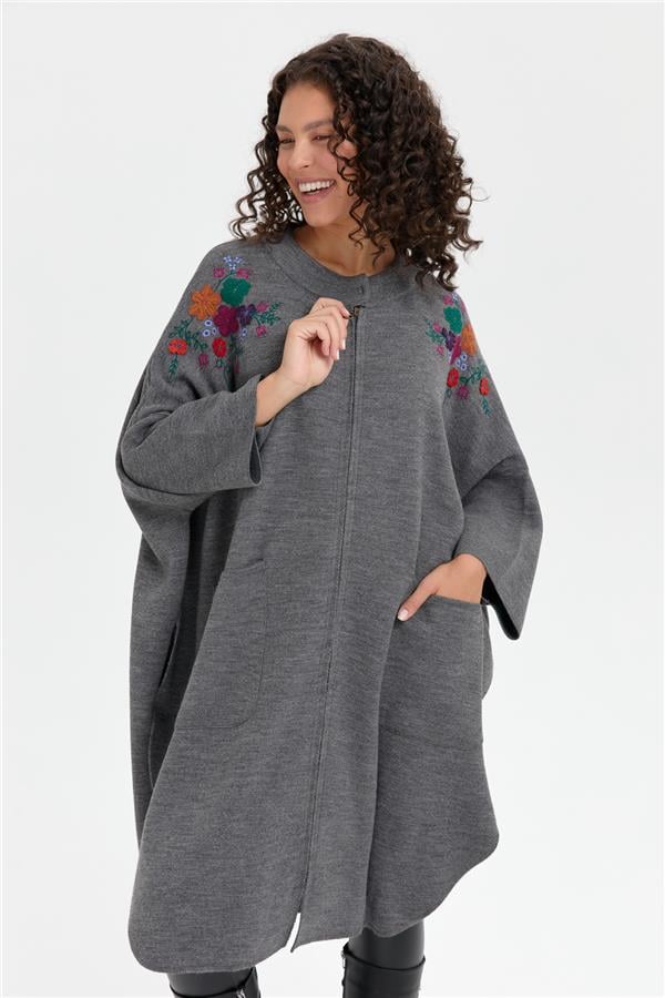 Kadın Dik Yaka Omuzları İşlemeli Fermuarlı Panço G.Melanj