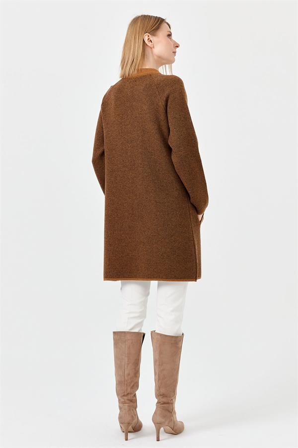 Женское длинное пальто с вышивкой на плечах и воротником-стойкой Вишневая Загарывый