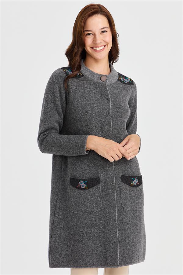 Женское длинное шерстяное пальто с высоким воротником, вышитыми плечами и карманами
