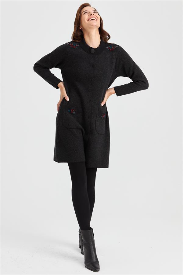 Женское длинное шерстяное пальто с высоким воротником, вышитыми плечами и карманами