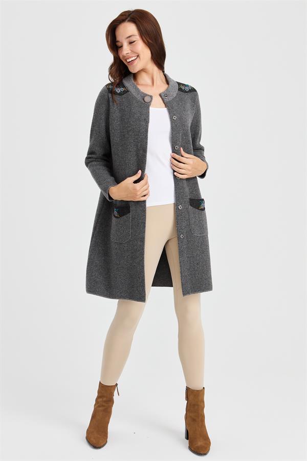 Женское длинное шерстяное пальто с высоким воротником, вышитыми плечами и карманами