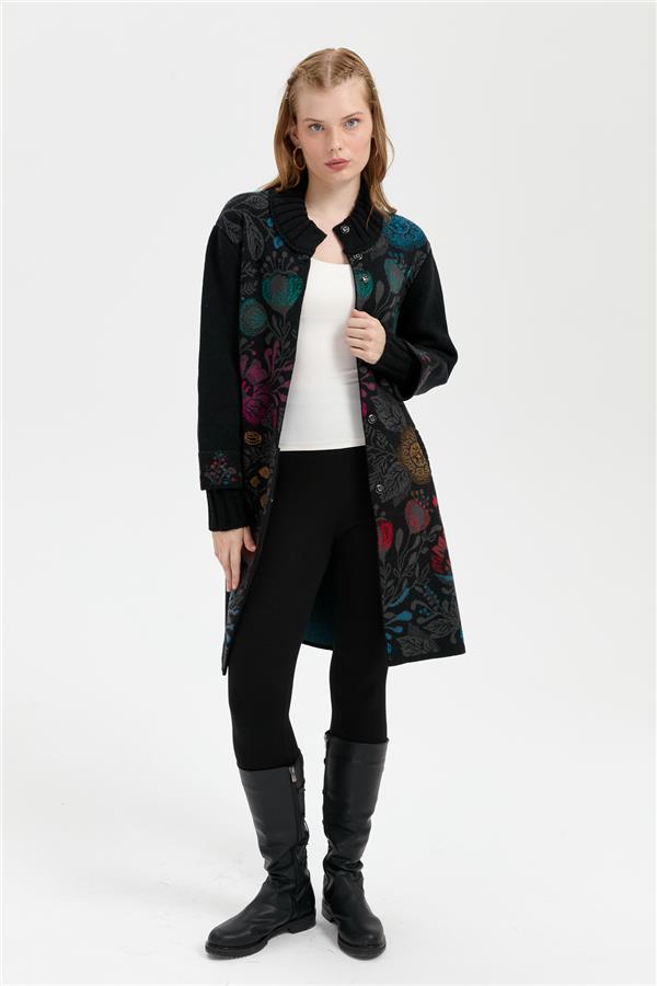 Kadın Dik Yaka Önü Renkli Çiçekli Uzun Yün Kaban Siyah