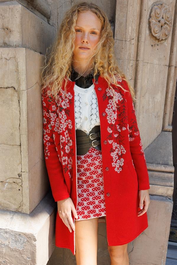 Kadın Dik Yaka Çiçekli Uzun Yün Kaban Mercan