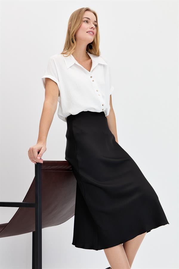 Женская атласная рубашка с низким рукавом