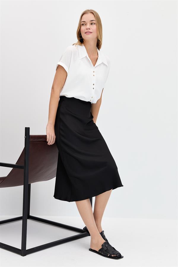 Женская атласная рубашка с низким рукавом