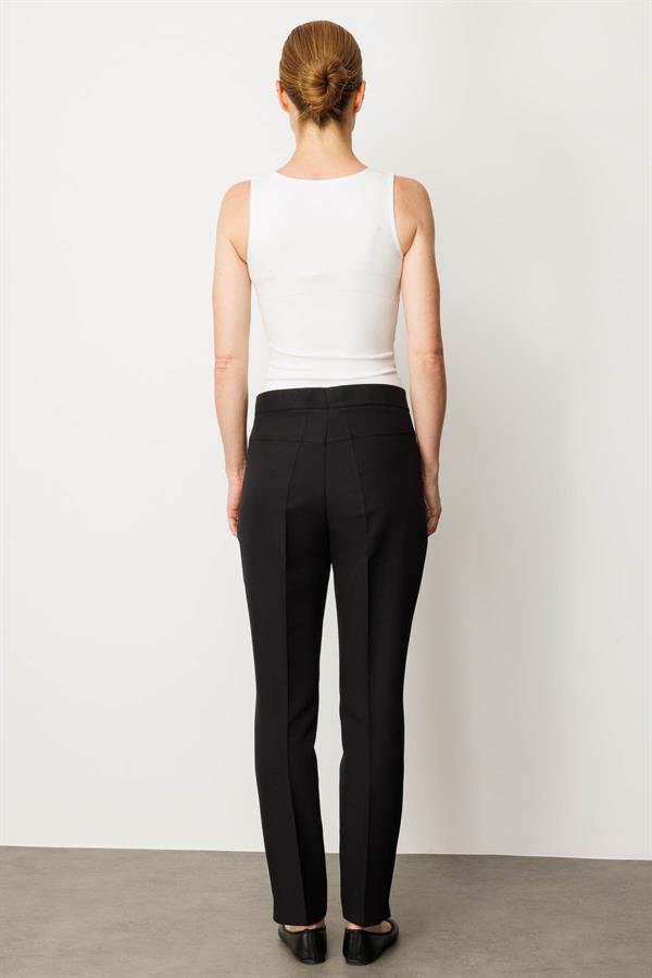 Kadın Gizli Fermuarlı Yan Cepli Kumaş Pantolon Siyah