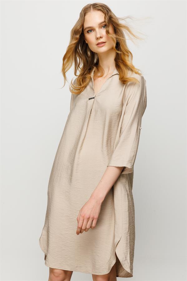 Женской хлопковое платье с рубашечным вырезом в складку коричневое 