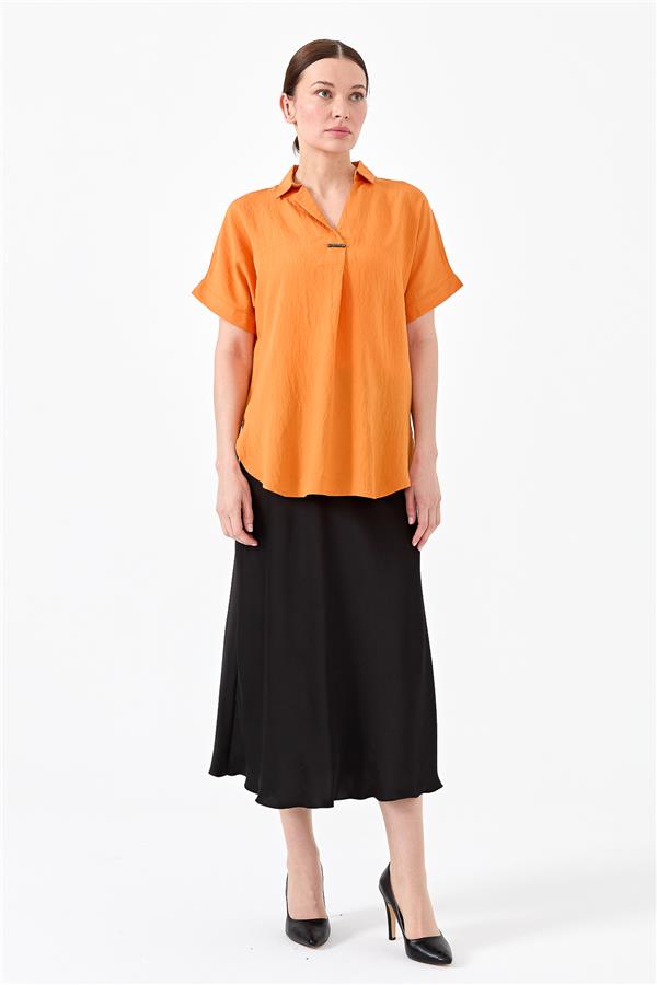 Женская хлопковая футболка с рубашечным вырезом и пряжкой оранжевая