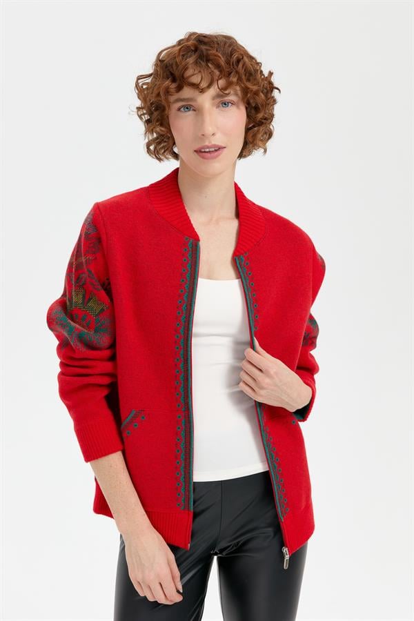 Kadın Hakim Yaka Arkası ve Kolu Çiçek Desenli Yün Ceket Mercan