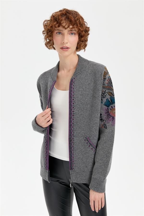 Kadın Hakim Yaka Arkası ve Kolu Çiçek Desenli Yün Ceket Füme