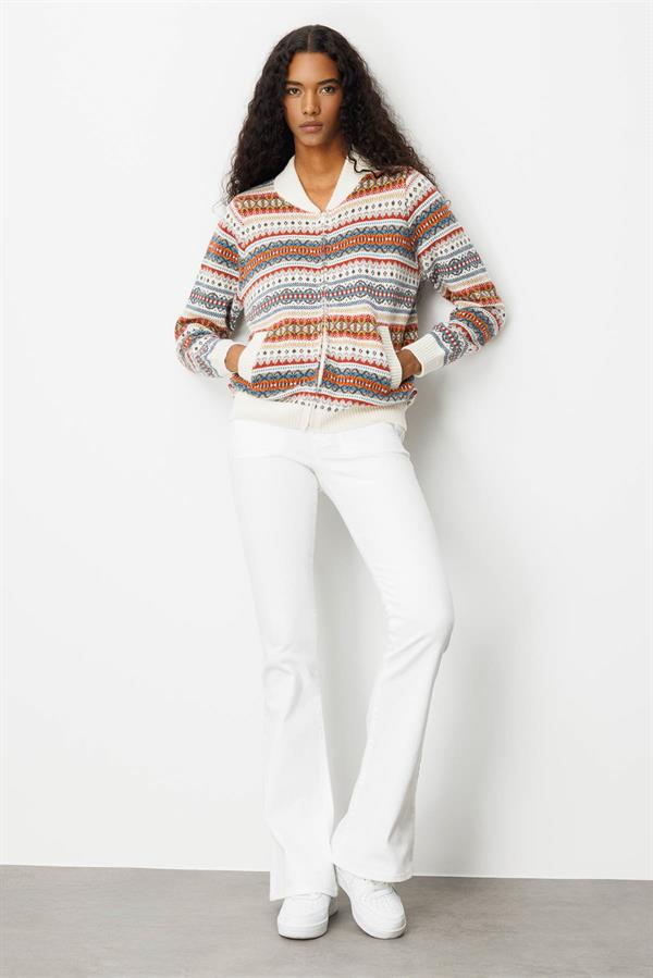 Kadın Hakim Yaka Jakarlı Yün Hırka Kemik