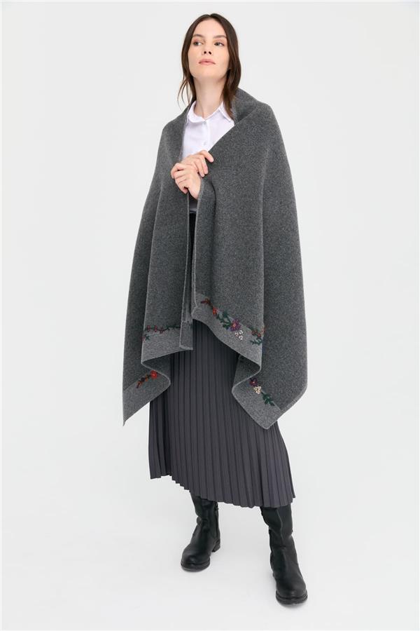 Kadın İki Kenarı Çiçek İşlemeli Yün Şal Füme