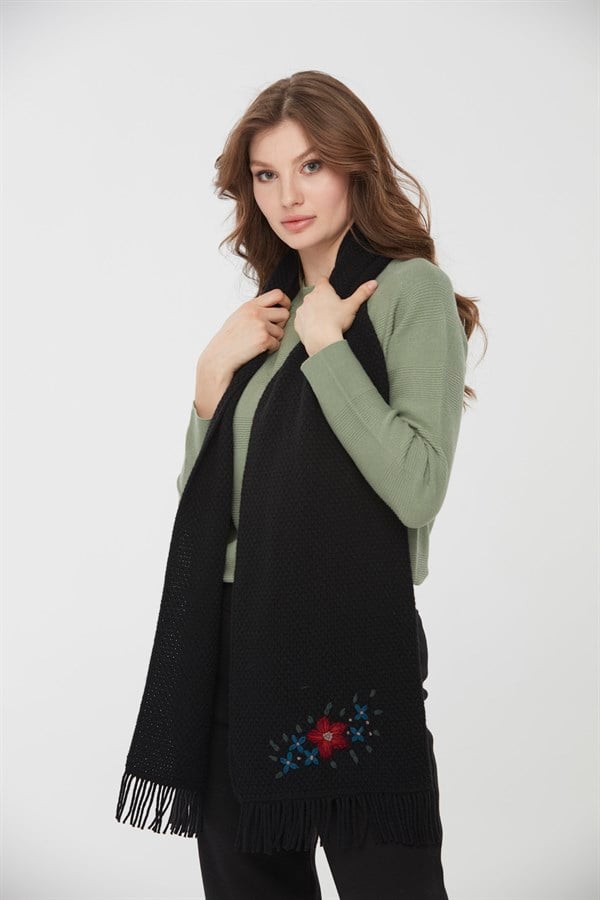 Женский шерстяной шарф с вышивкой черный