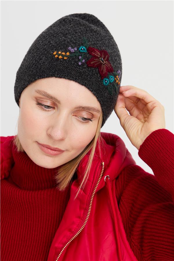 Женская шерстяная шапка с вышивкой ДЫМНЫЙ