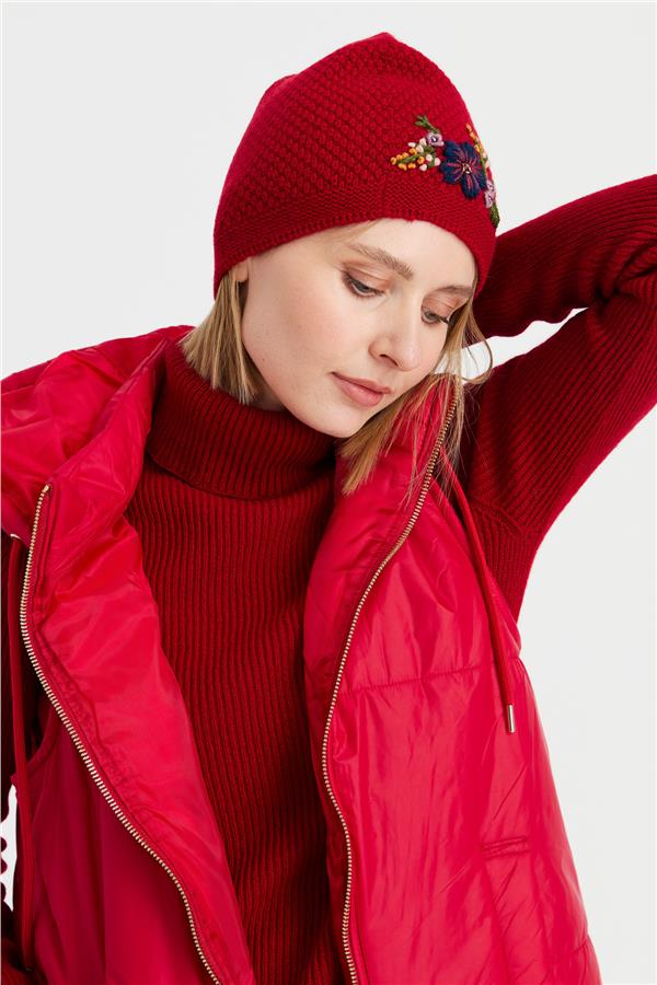 Kadın İşlemeli Yün Bere K.Kırmızı