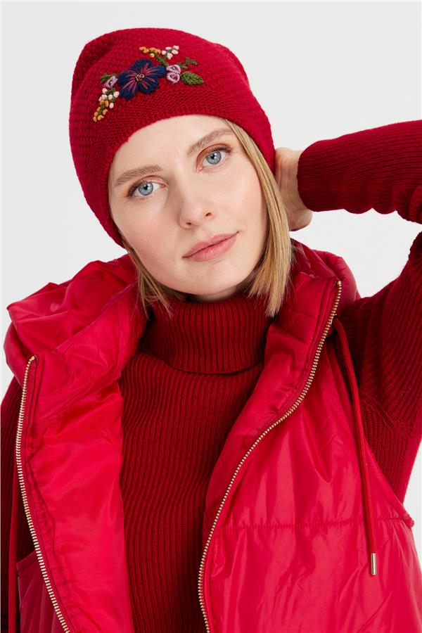 Kadın İşlemeli Yün Bere K.Kırmızı