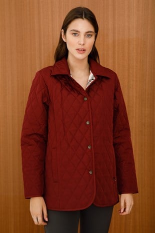 Женское стеганое пальто бордовое