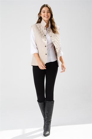 Женский стеганый жилет бежевый