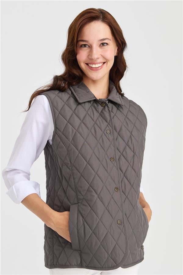 Женский стеганый жилет серый