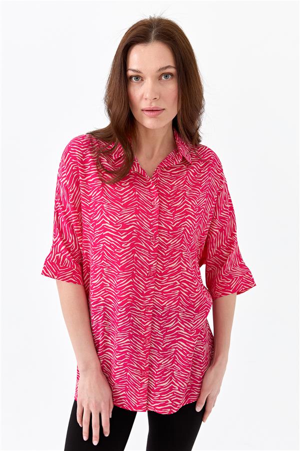 Женская рубашка с тигровой расцветкой и рукавом летучая мышь фуксия