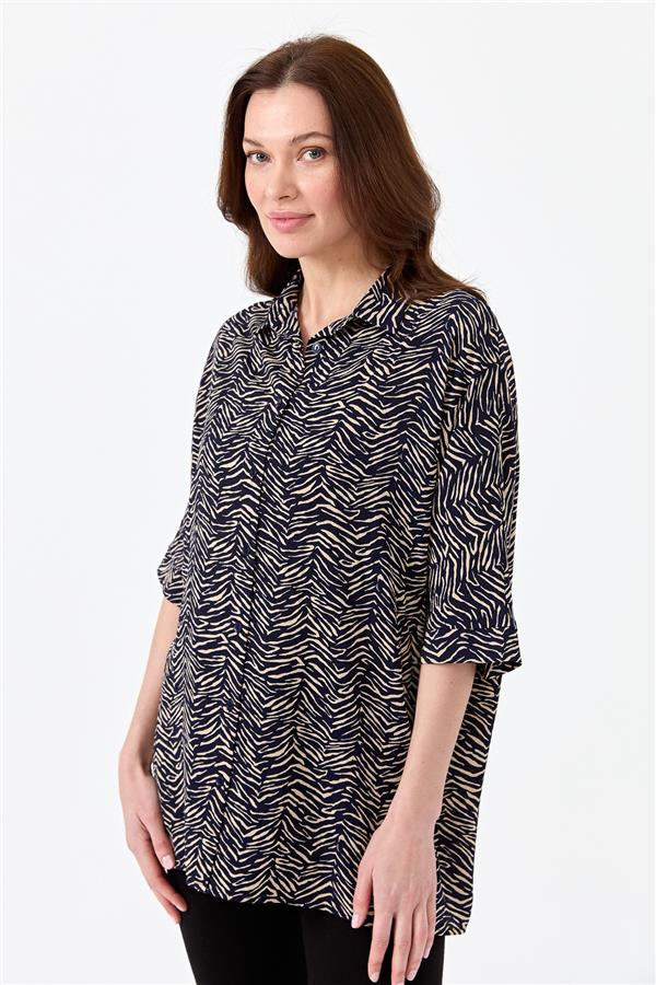 Женская рубашка с тигровой расцветкой и рукавом летучая мышь темно синяя