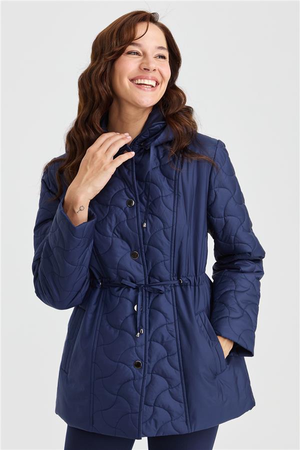 Женское стеганое пальто с капюшоном и кружевной талией