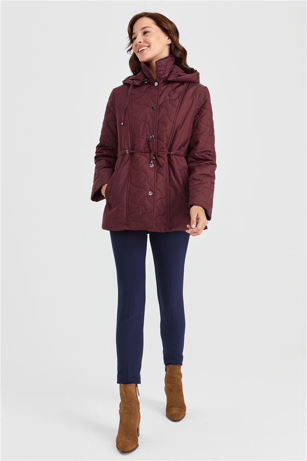 Женское стеганое пальто с капюшоном и кружевной талией