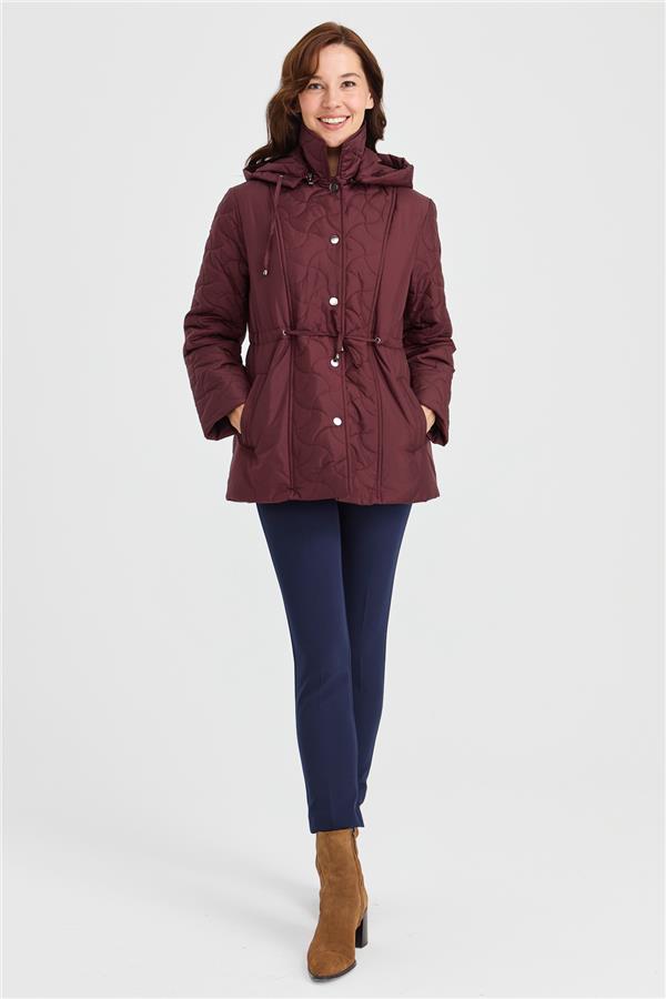 Женское стеганое пальто с капюшоном и кружевной талией