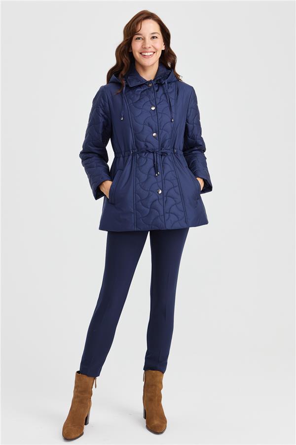 Женское стеганое пальто с капюшоном и кружевной талией