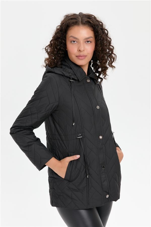 Kadın Kapüşonlu Beli Bağcıklı Kısa Kapitone Kaban Siyah