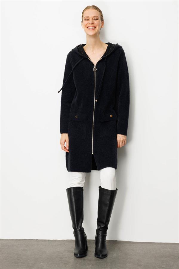 Kadın Kapüşonlu Cebi Metal Düğmeli Kaban Siyah