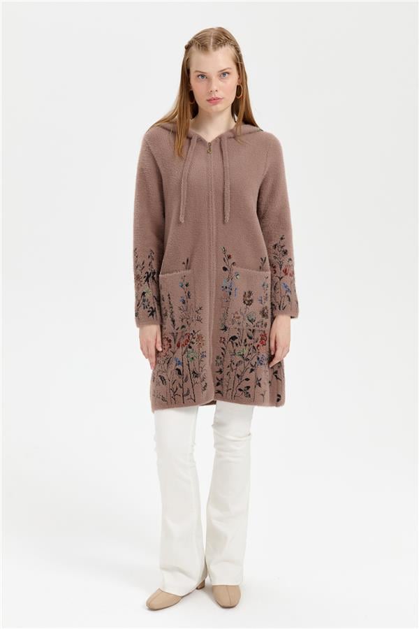 Kadın Kapüşonlu Eteği ve Kolu Kır Çiçeği Desenli Uzun Kaban Vizon