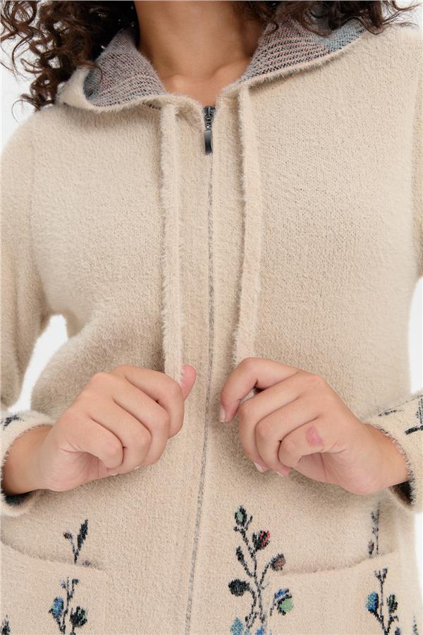 Kadın Kapüşonlu Eteği ve Kolu Kır Çiçeği Desenli Uzun Kaban Bej