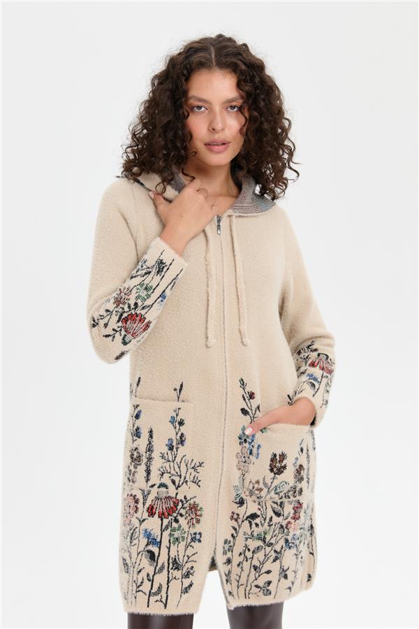 Kadın Kapüşonlu Eteği ve Kolu Kır Çiçeği Desenli Uzun Kaban Bej