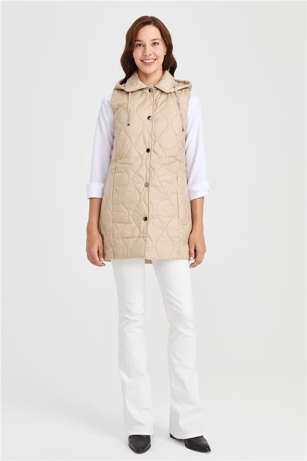 Женский стеганый жилет с капюшоном